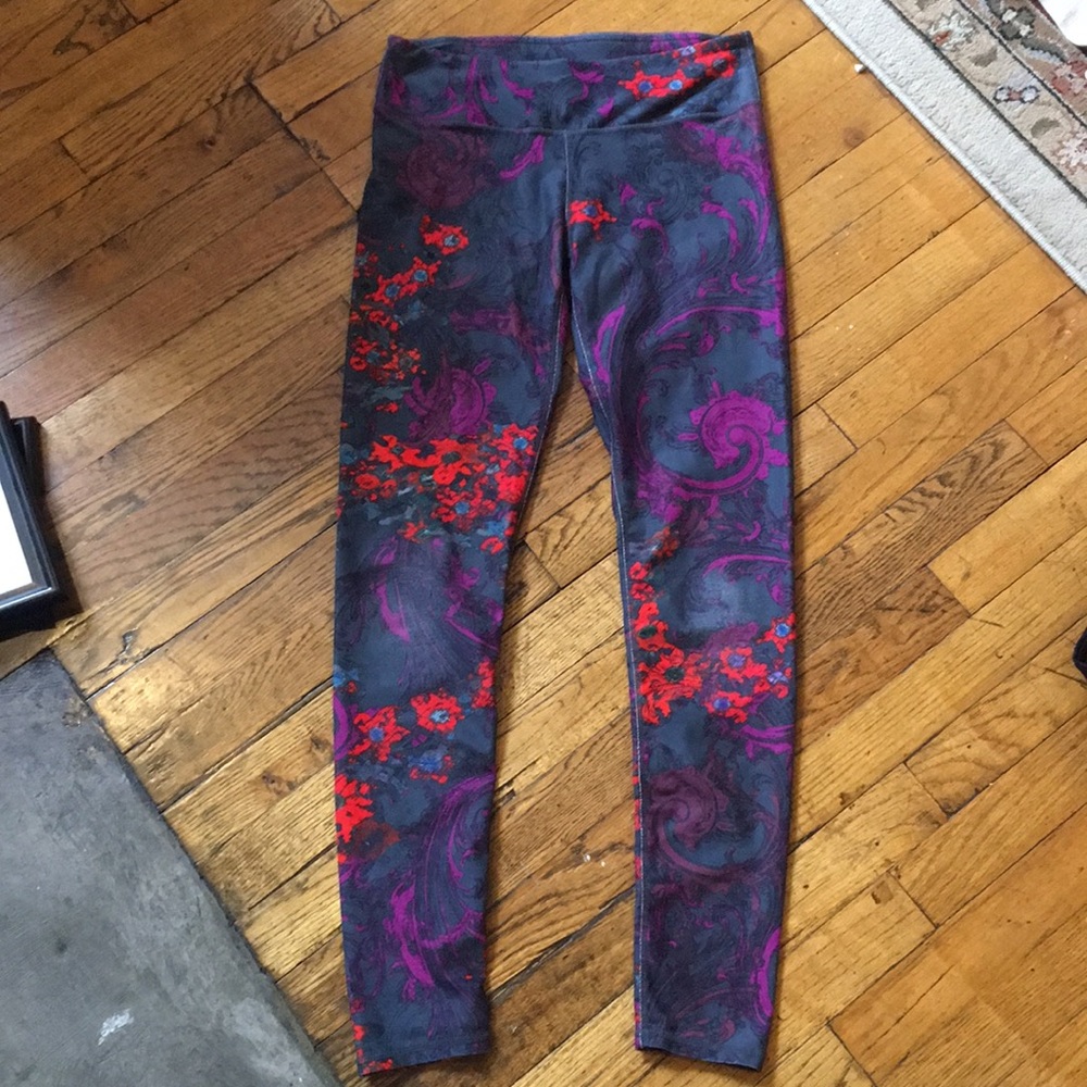 Fabletics full length patterned leggings